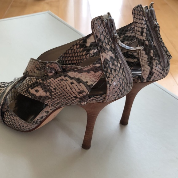 COPY - BCBGMAXAZRIA Leather Shoes — Snake Skin pattern - Picture 3 of 3